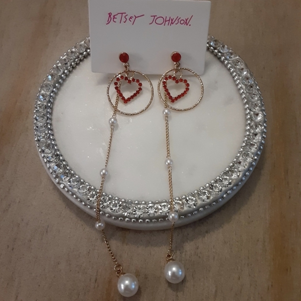 Crystal Rhinestone Heart & Pearl Chain Dangle Drop Earrings Love Valentine New - Picture 1 of 7